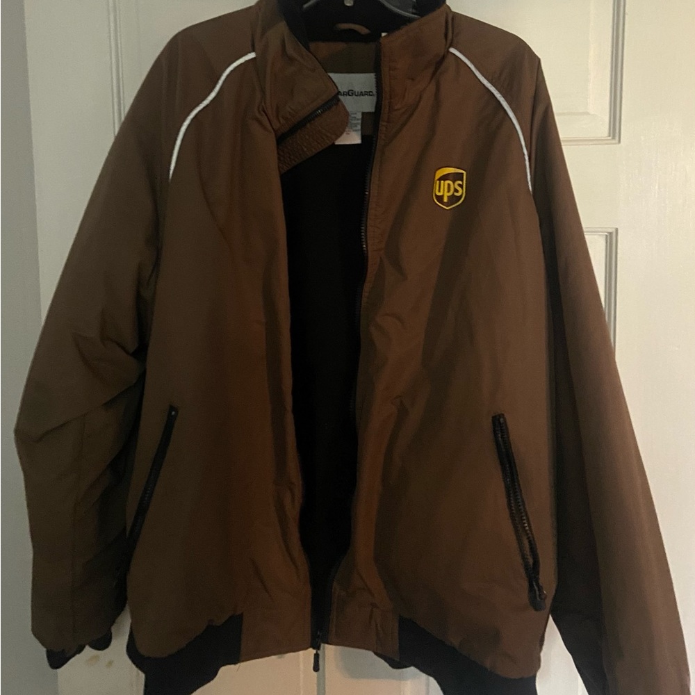 Men’s ups brown winter coat size 2 XL